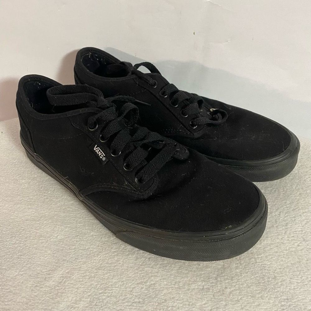 Vans AUTHENTIC Mens size 9 Black Canvas Low Top Skateboard Shoes